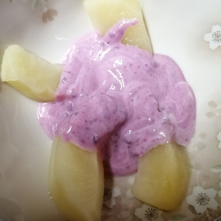 紫芋ヨーグルトとりんごの和え物